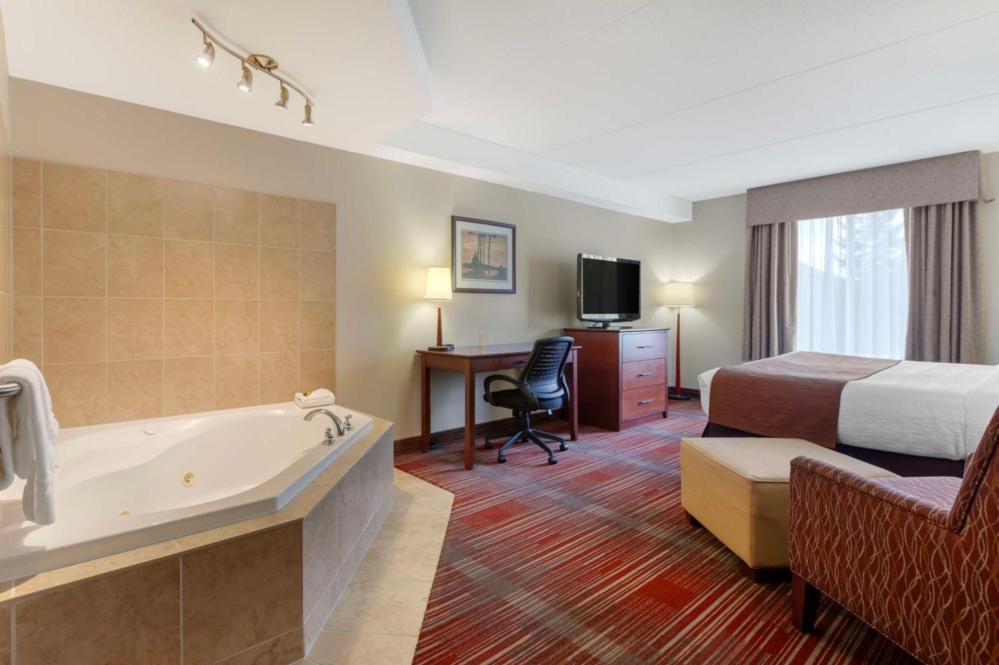 Best Western Plus Muskoka Inn Huntsville Exterior photo