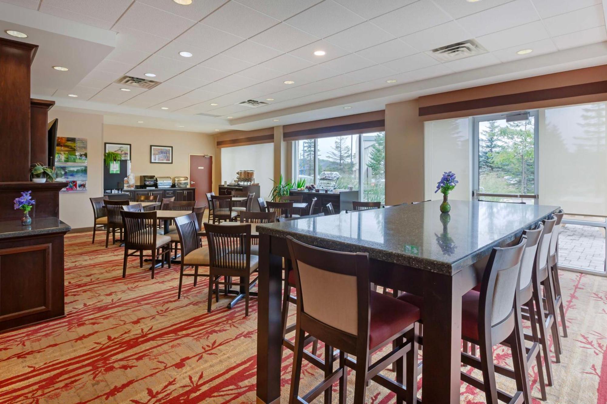 Best Western Plus Muskoka Inn Huntsville Exterior photo