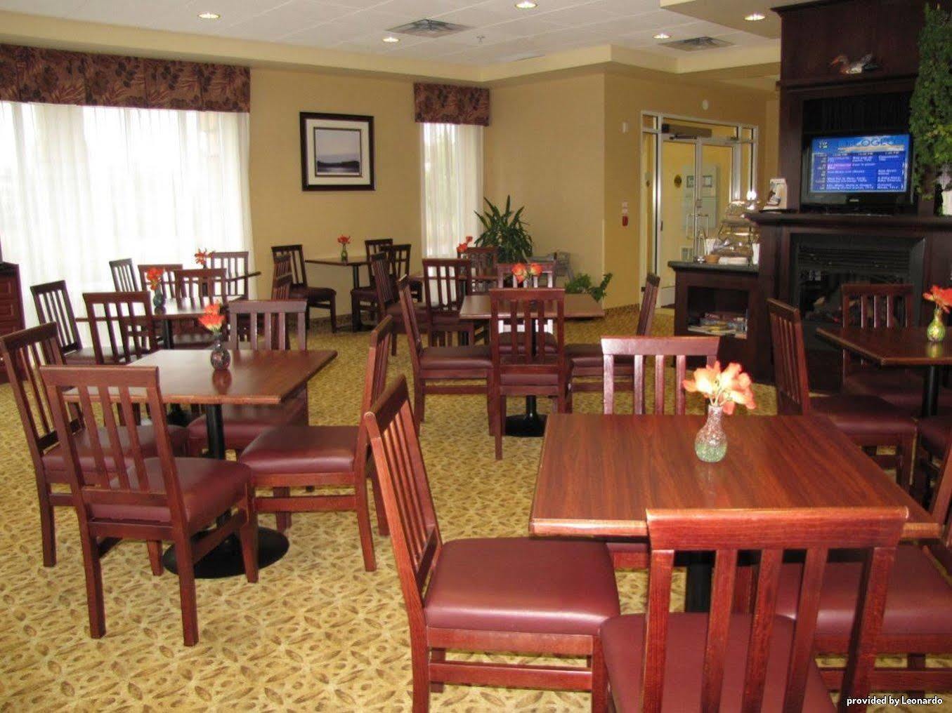 Best Western Plus Muskoka Inn Huntsville Restaurant photo